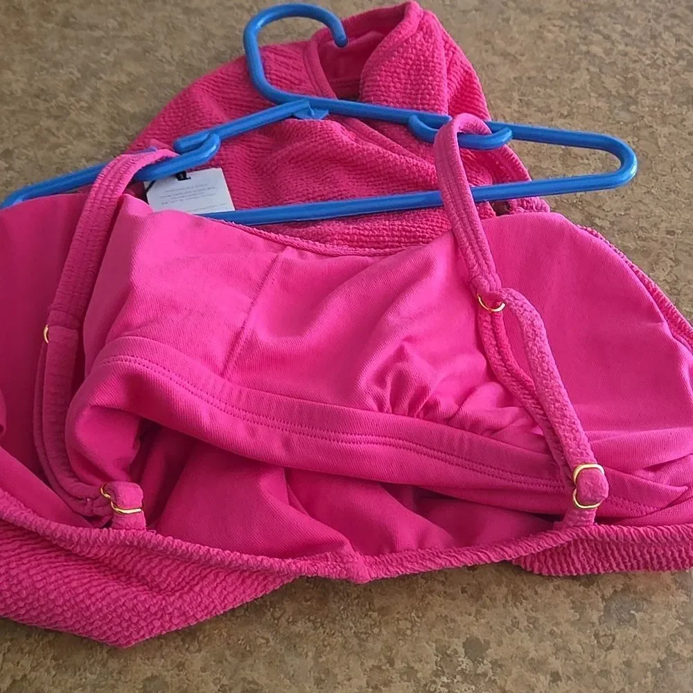 Shade & Shore Pink Textured Swimsuit NWT Size Medium Women Removable Pads Chest
